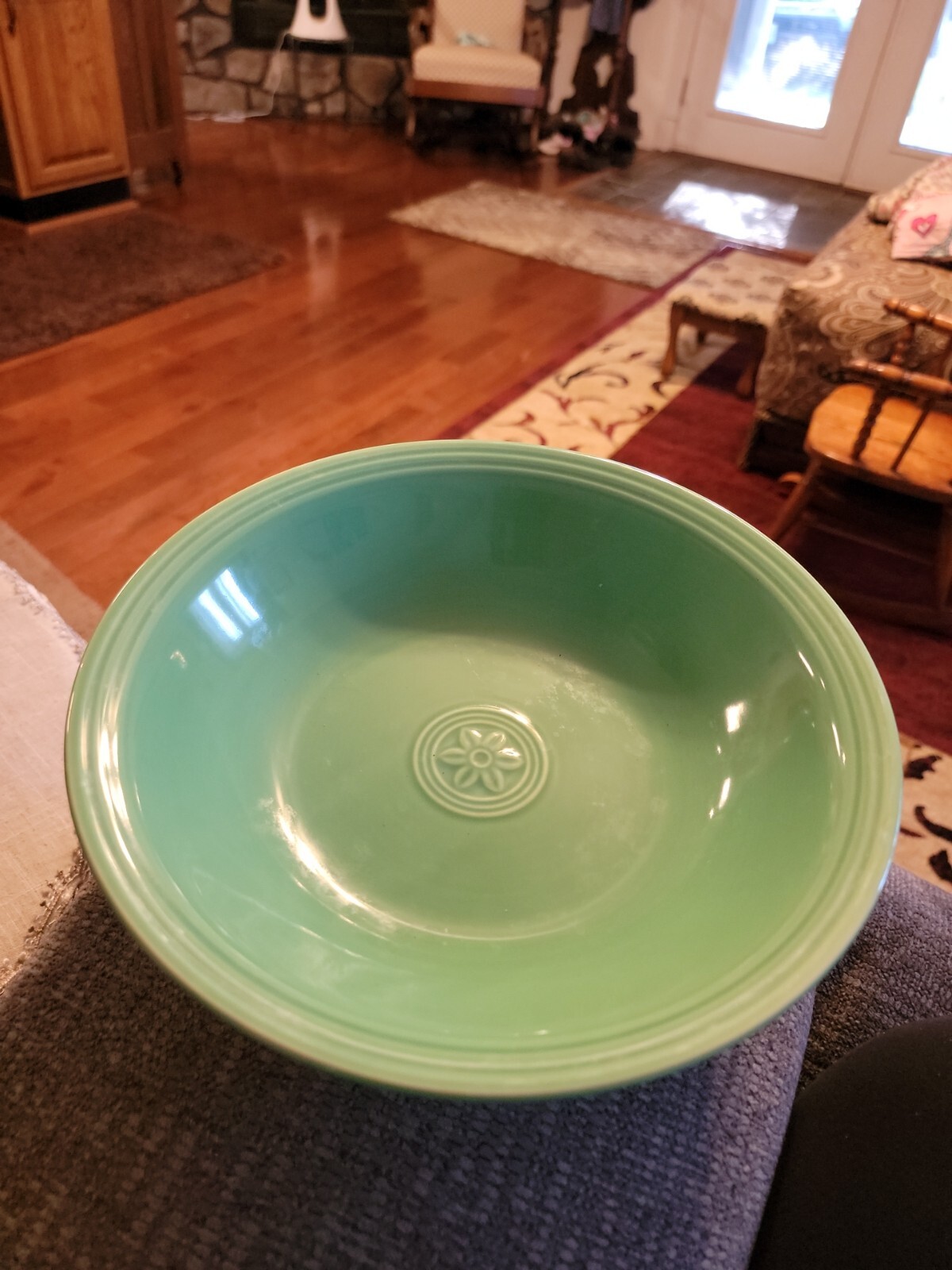 Oneida Petals Serving Bowl Sea Foam Green 9.75" Ceramic Daisy