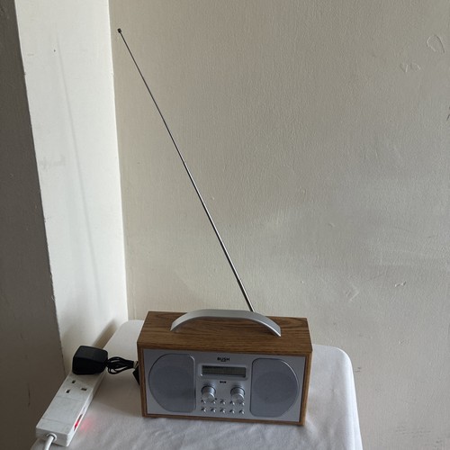 Bush DAB-1507BT DAB/FM Bluetooth Portable Radio Wood Effect + Original PS - Picture 2 of 9