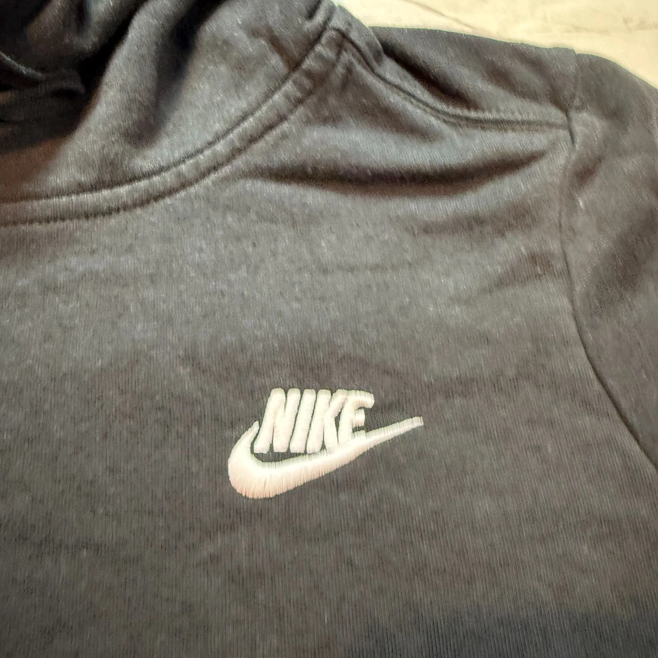 Sudadera con Capucha Nike Simulada Cuello Alto Negra Para Mujer Talla Mediana Foto 2 de 4