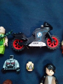 LEGO Poison Ivy Minifigure Lime Green DC/ Marvel Comics Heroes/Villians 