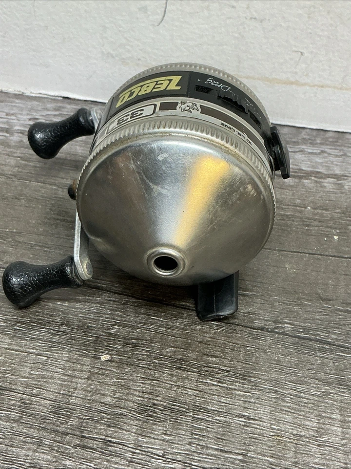CARRETE SPINCASTING CARA CERRADA RESISTENTE RINOCERONTE ZEBCO #33 HECHO EN EE. UU.🐠 Foto 4 de 4