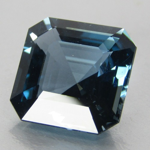 9.51Cts Stunning Natural London Blue Topaz Emerald Cut Loose Gemstone - Picture 5 of 5