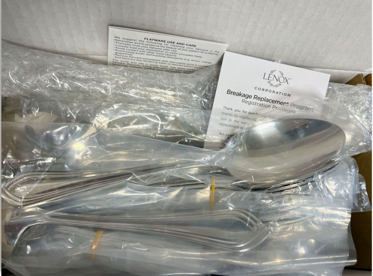 $675 Reed & Barton Cutlery Stainless Steel Brookhaven Flatware 85