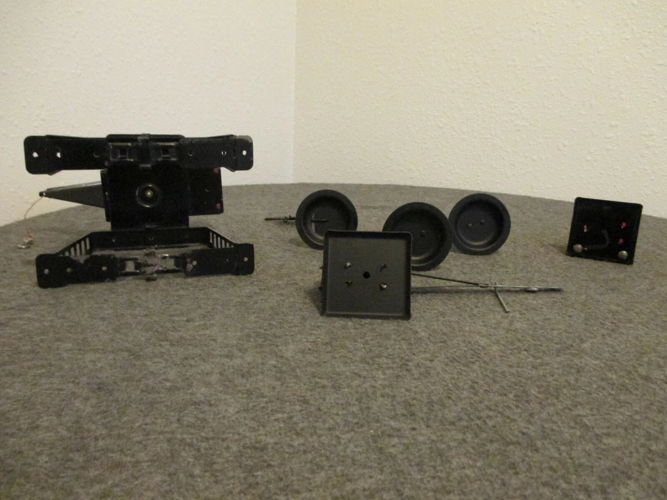 LOTE VINTAGE MARX (3) JUEGO DE SEÑALES DE FERROCARRIL, POSTE DE LUZ Y CARGADOR DE MUELLE CON CAJA ORIGINAL  Foto 3 de 4