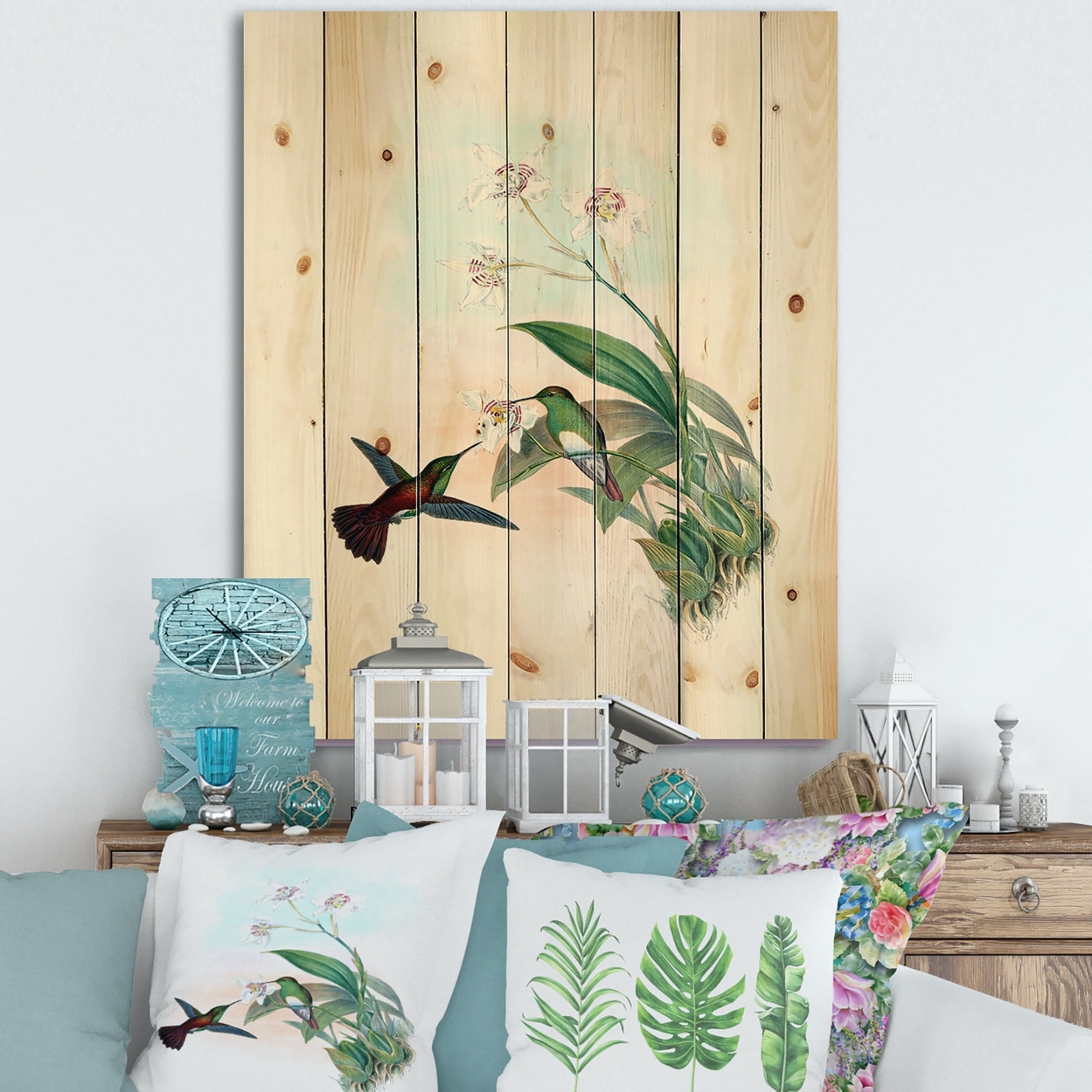 Designart 'Vintage Hummingbird Flying To A Flower'