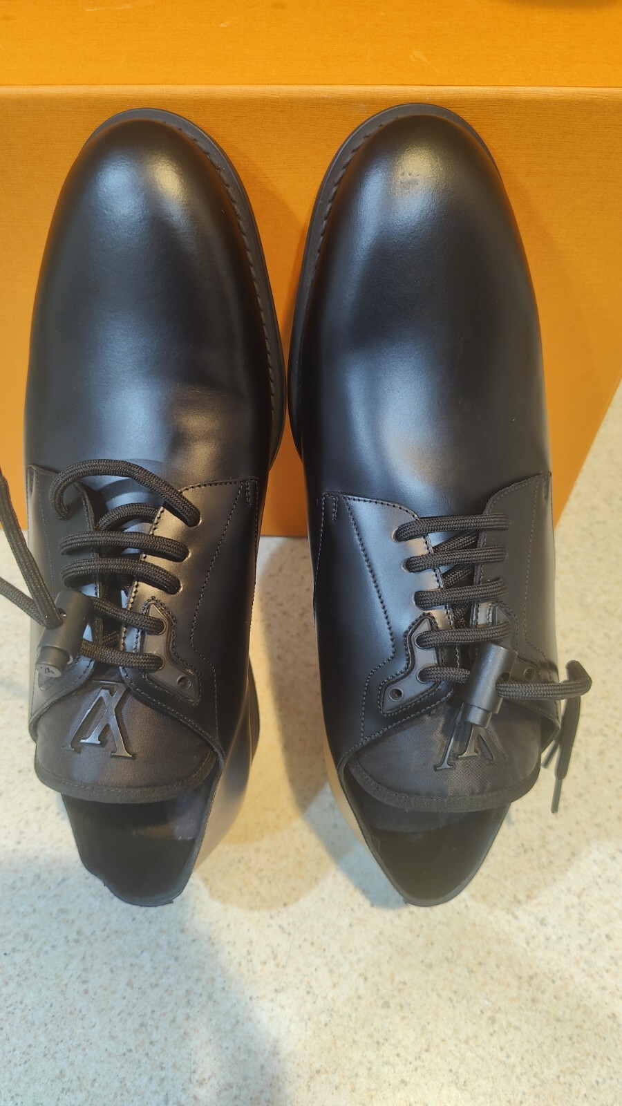 SAOLA Louis Vuitton Derby Uniform scarpa elegante uomo nera 7 5 8 5US provata mai indossata