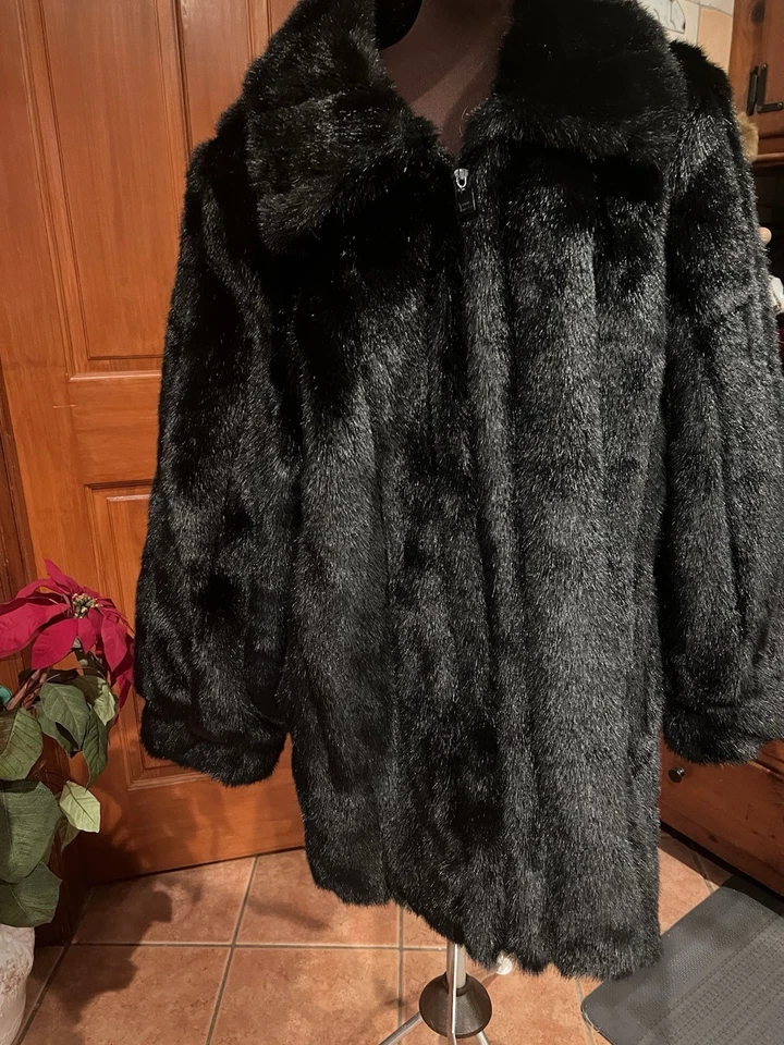 Abrigo Dennis Basso negro imitación piel de visón cremallera completa longitud media para mujer talla grande Foto 2 de 4