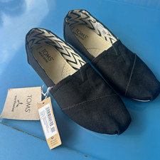 TOMS Women's Black Canvas Slip-On Flats Round Toe Casual US 6.5