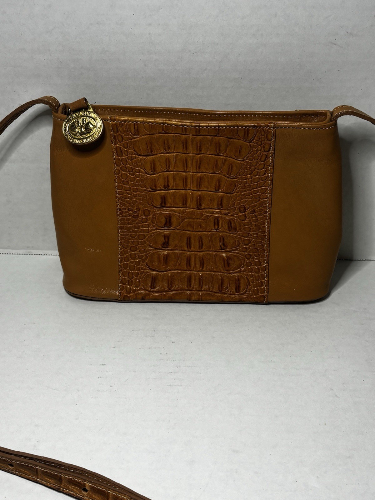 Brahmin Tan Leather Crossbody Purse. Excellent Condition.