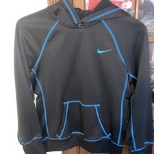 womens nike sweatshirt small