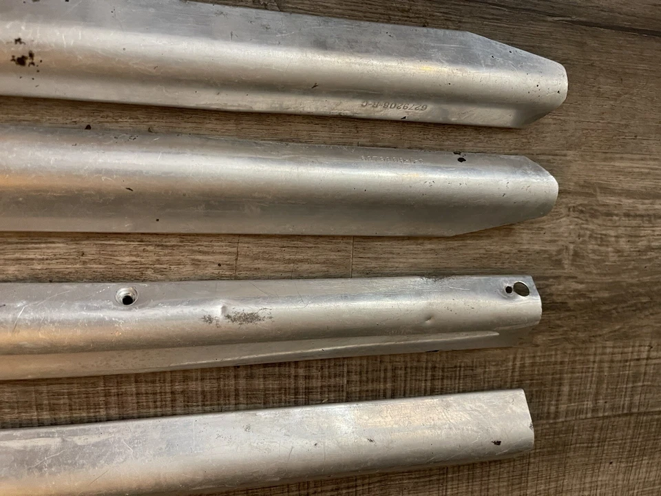 1961 1962 Chevy Corvair 4 portas dianteiras e traseiras PLACAS DE SOLEIRA 1963 1964 Monza 900 BOM - Imagem 4 de 4