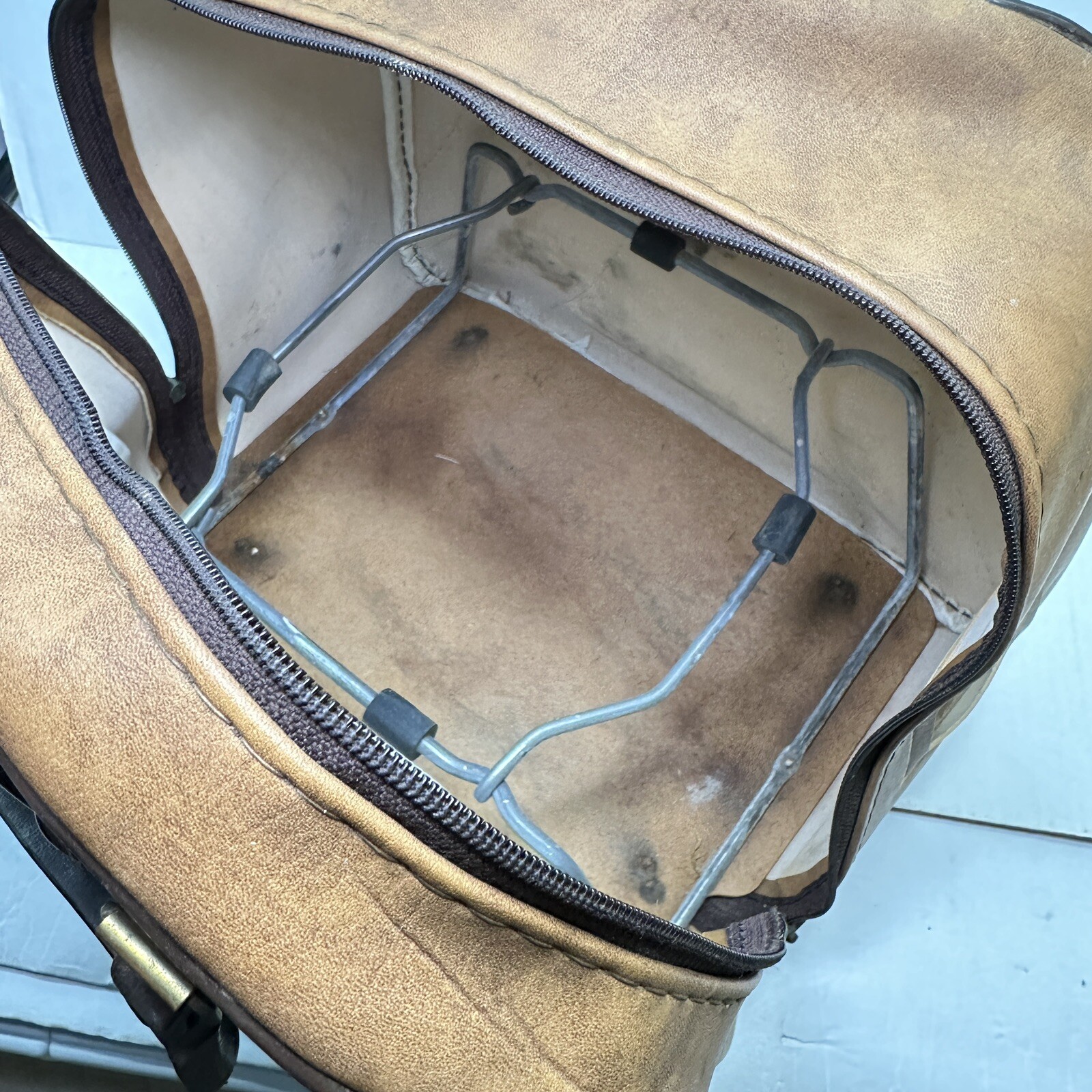 Vintage Brunswick Wind Jammer Bowling Ball Bag Metal Rack Two Tone Brown Retro