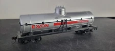 BC03 HO Scale Train Car TANKCAR EXXON HAPPY MORNING GATX KNUCKLERS