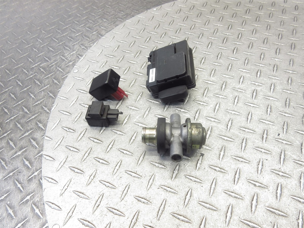 ひーこ 1995 95-97 Kawasaki GPZ1100 ZX1100 Fuse Junction Relay Box