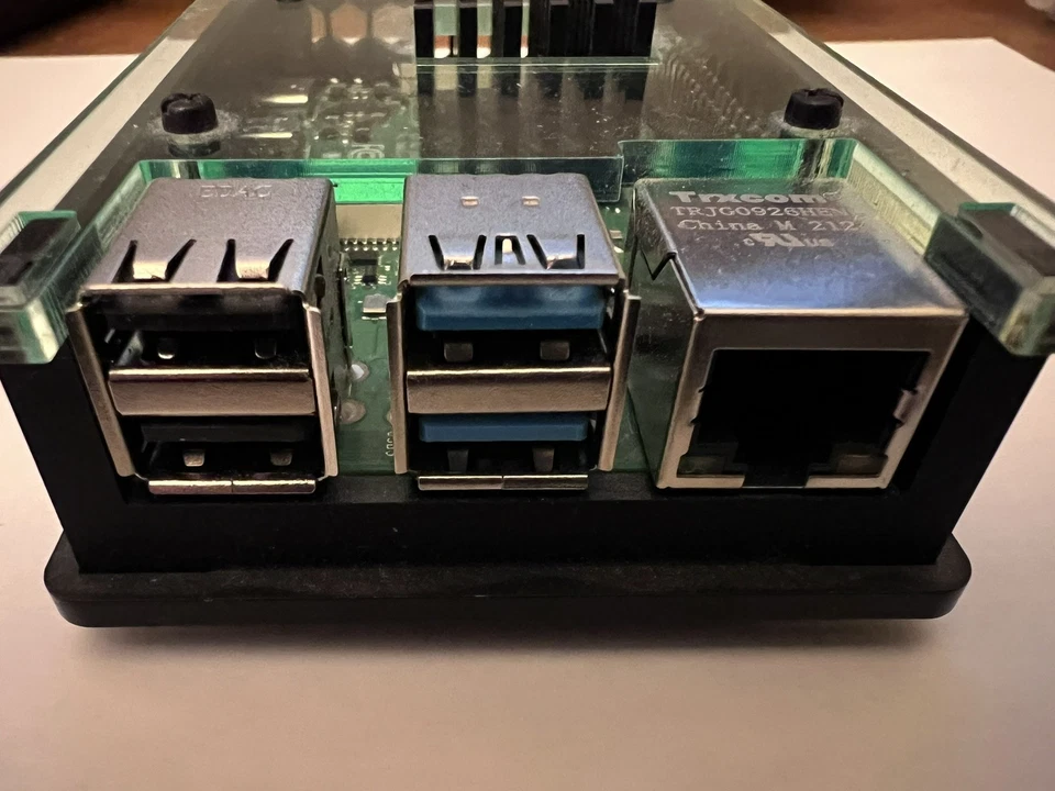 Raspberry Pi 4 Model B Computer w/ Case, Heatsink, HDMI lead, PSU, 32GB SD Card - Image 4 of 4