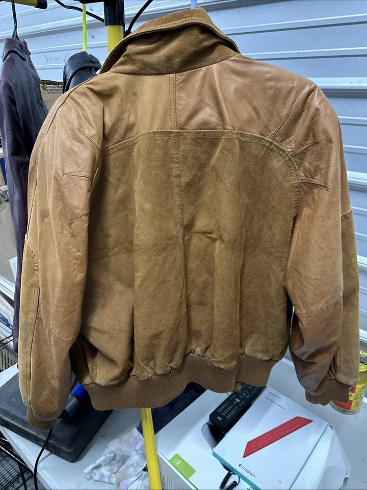 Chaqueta de cuero East West talla mediana Foto 3 de 3