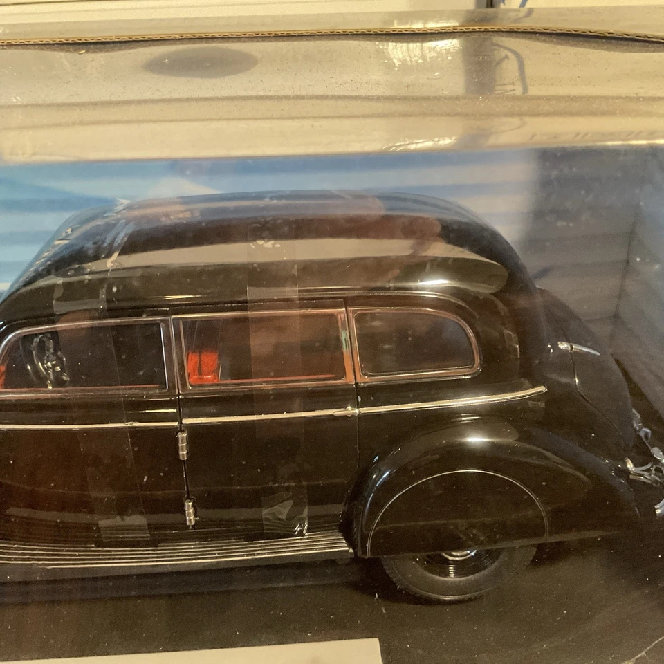Modelo de coche Mercedes Benz 1938 770K negro fundido a presión 1:18 Foto 3 de 4