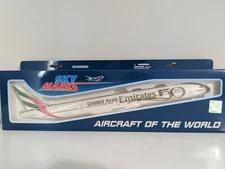Skymarks 1:200 777-300ER Emirates Airlines A6-EPO w/Landing Gear