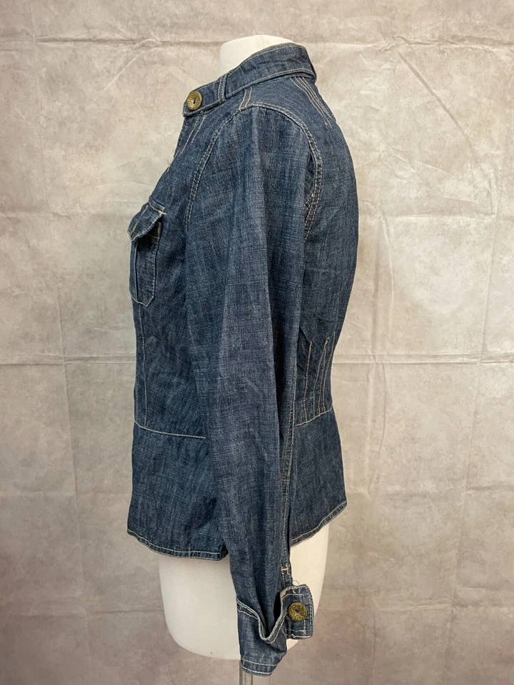 复古 AMI 夹克女式蓝色牛仔对比针口袋纽扣前 M 码 — 第 2/4 张图片