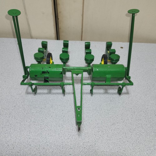 1/16 Vintage John Deere 495 Planter Rare Variation