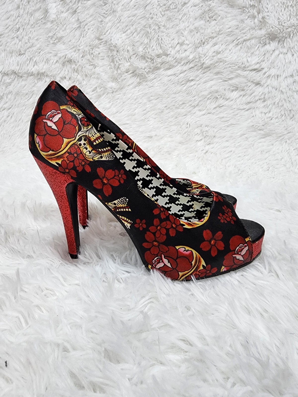 Iron Fist Women's Slow Dance Platform Black/Red Size 9