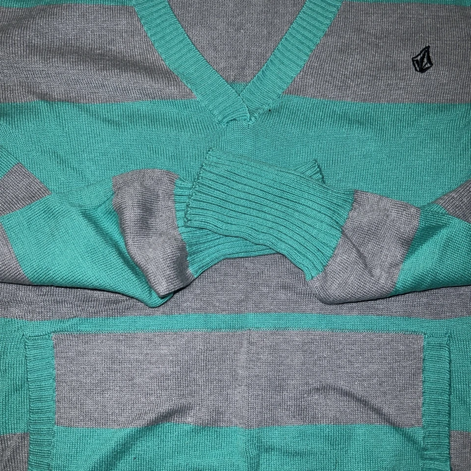 Volcom Stone Women’s Small Hoodie Sweater Green/Gray Front Pocket - Image 2 of 4