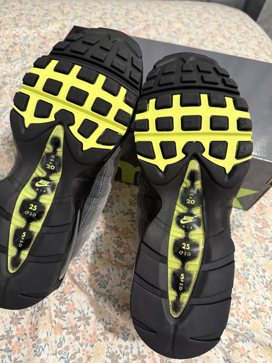 Nike Air Max 95 OG Big Bubble NEON Women's size 10 Men’s 8.5 -Brand NEW with Box — product photo 9 of 19