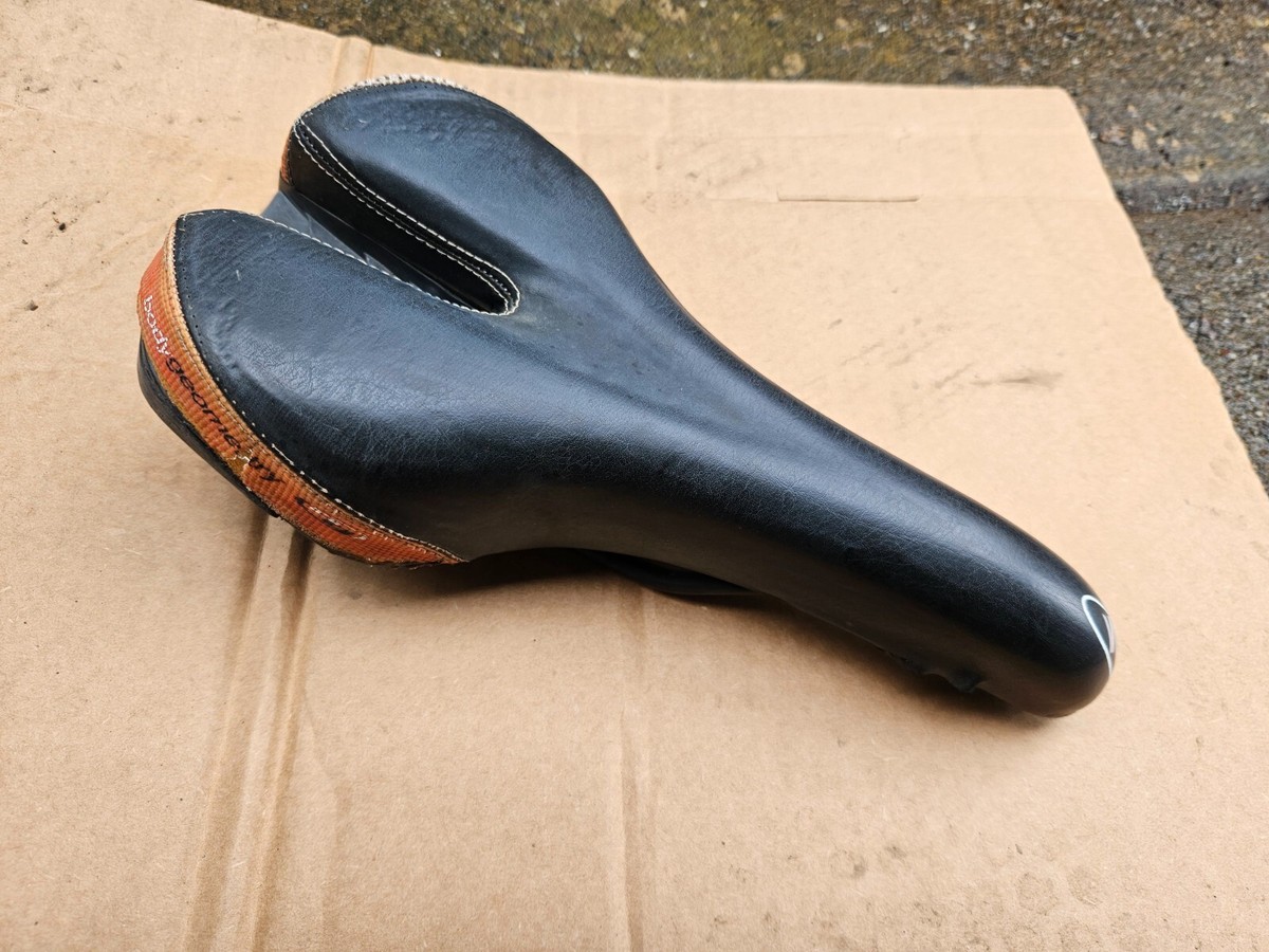 Early 2000s Specialized Body Geometry BG Mountain Bike Saddle
