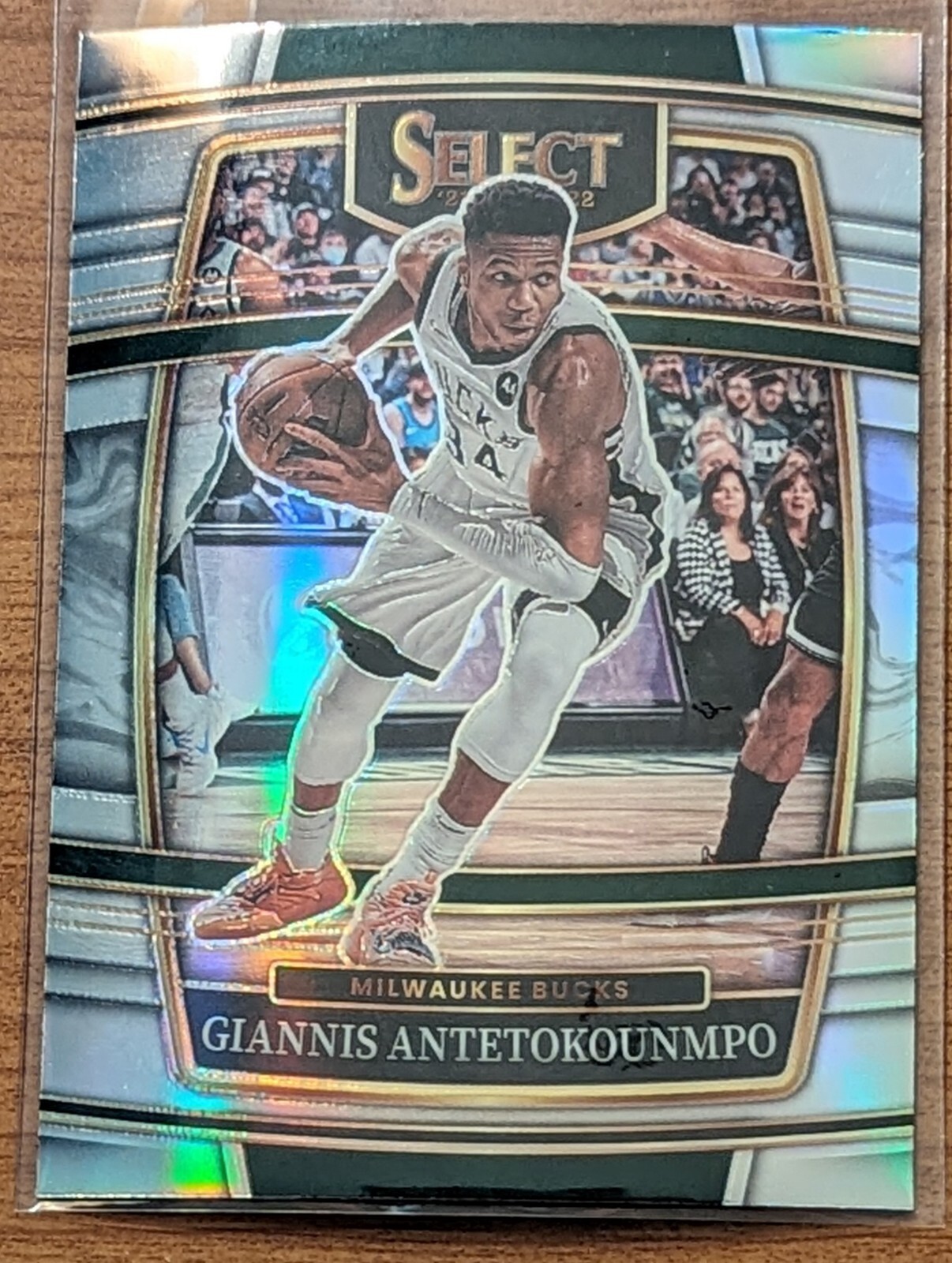 GIANNIS ANTETOKOUNMPO 2021-22 Panini Select Concourse Silver Prizm #35 Bucks