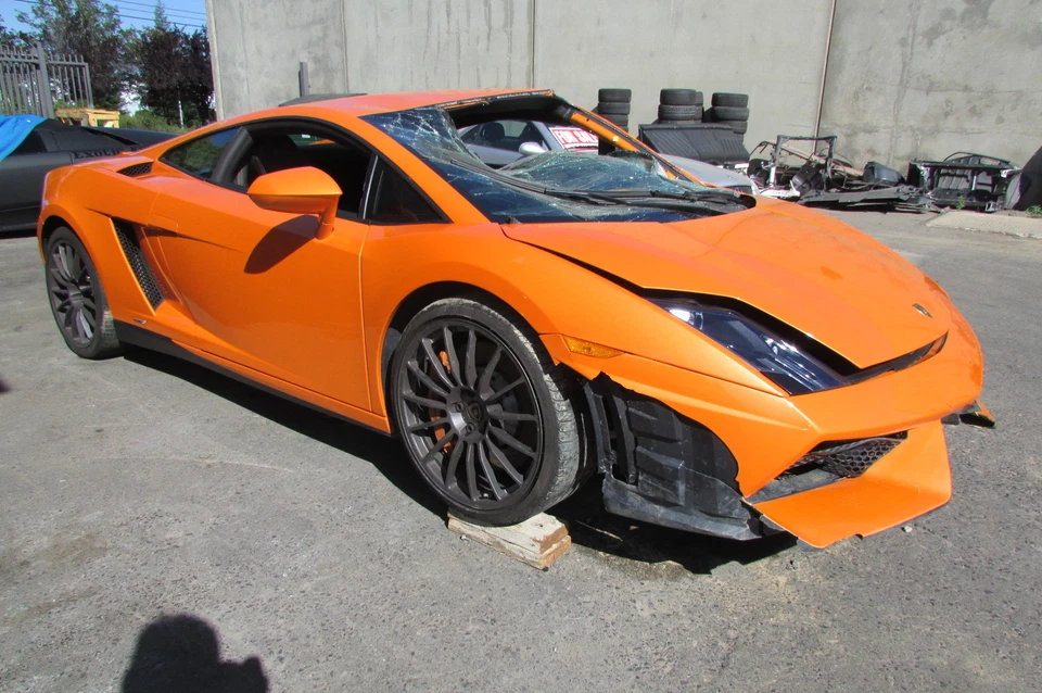 Lamborghini Gallardo, línea de vacío, usado, P/N 4001385G Foto 4 de 4