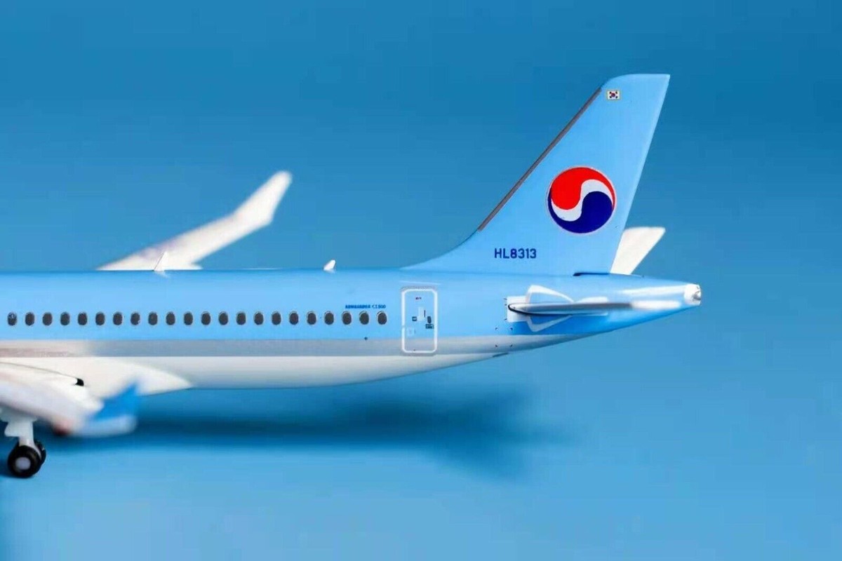 1:400 JC Wings KOREAN AIR Bombardier CS300 Passenger