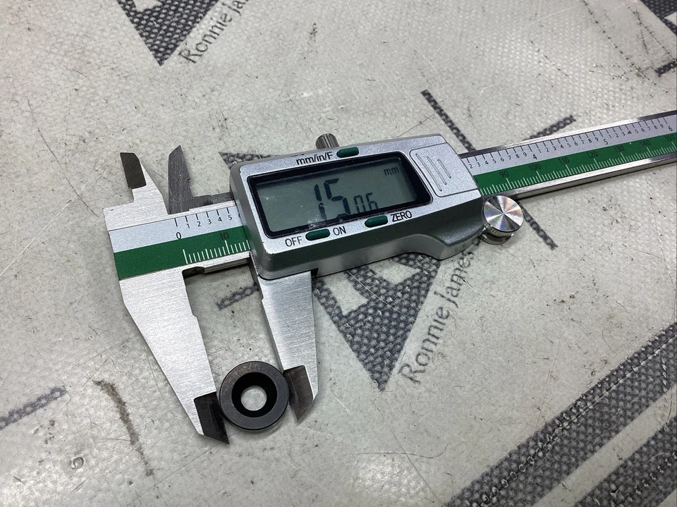 Juego de virolas de buje de tornillos de montaje de cuello para guitarra eléctrica Peavey Wolfgang Foto 3 de 3