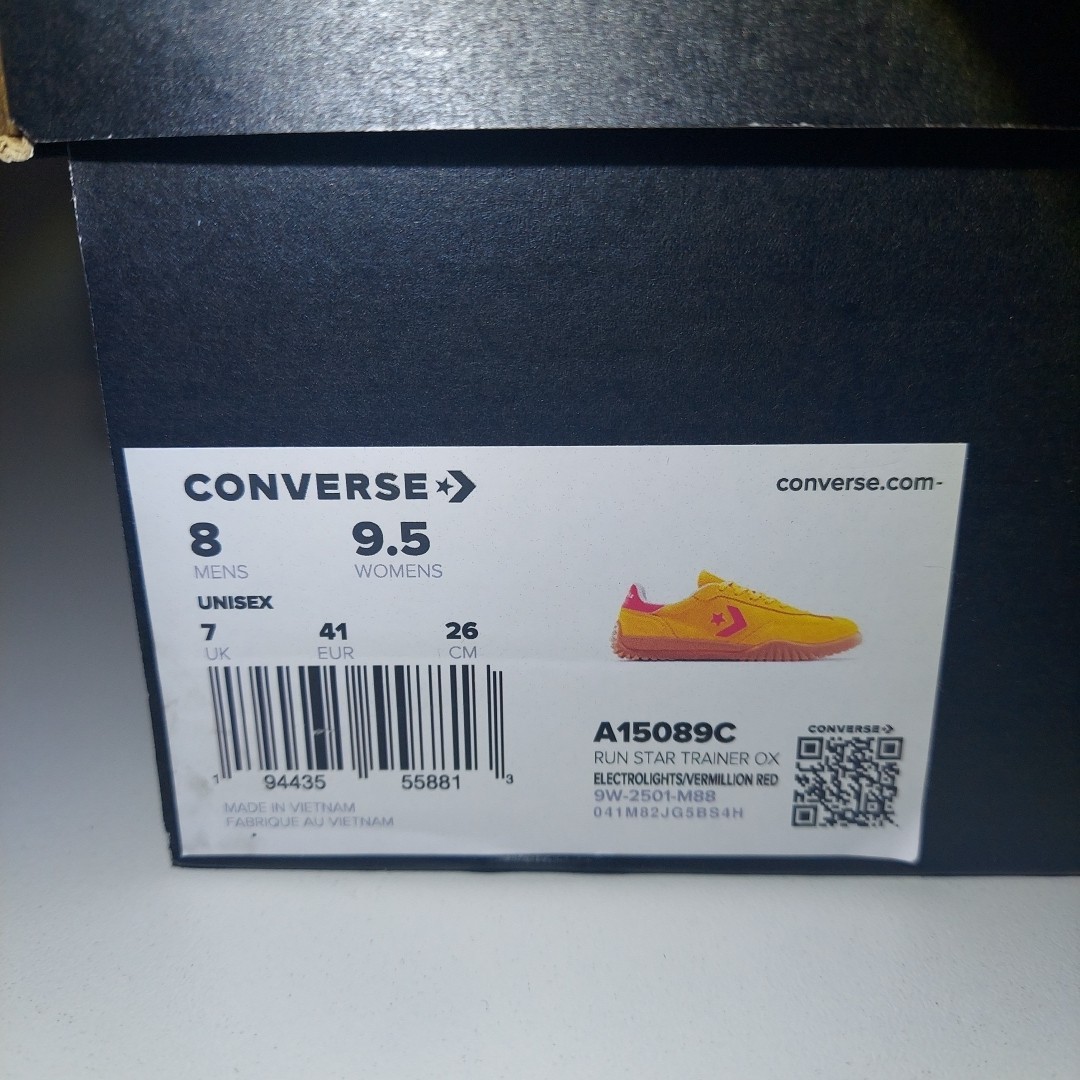 Converse Adult Unisex Size M8/W9.5 - Run Star Trainer Sneakers