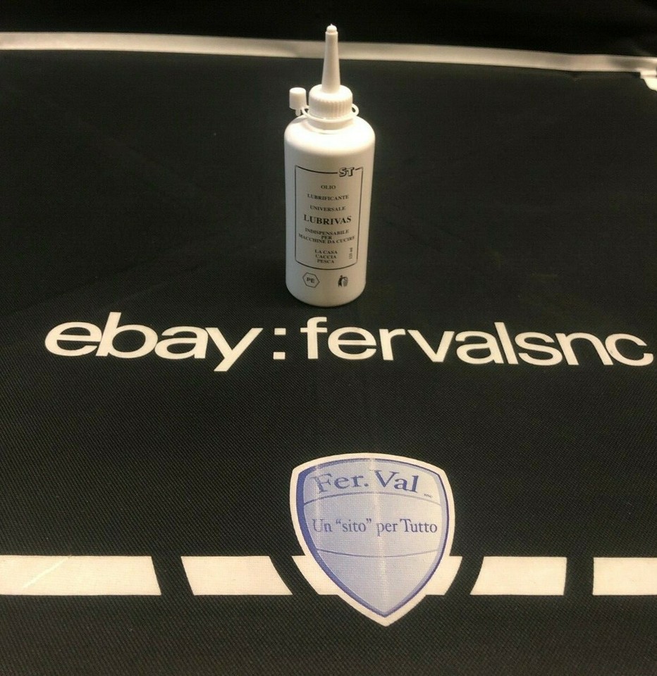 Entrepôt Claire Potins Machine A Coudre Singer Samba 5 Sombre Installation Déche