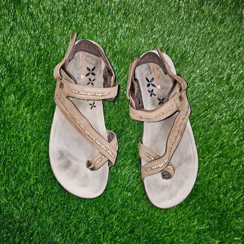 Sandali sportivi Merrell Dark Earth marrone pelle staccabili cinturino alla caviglia donna 9