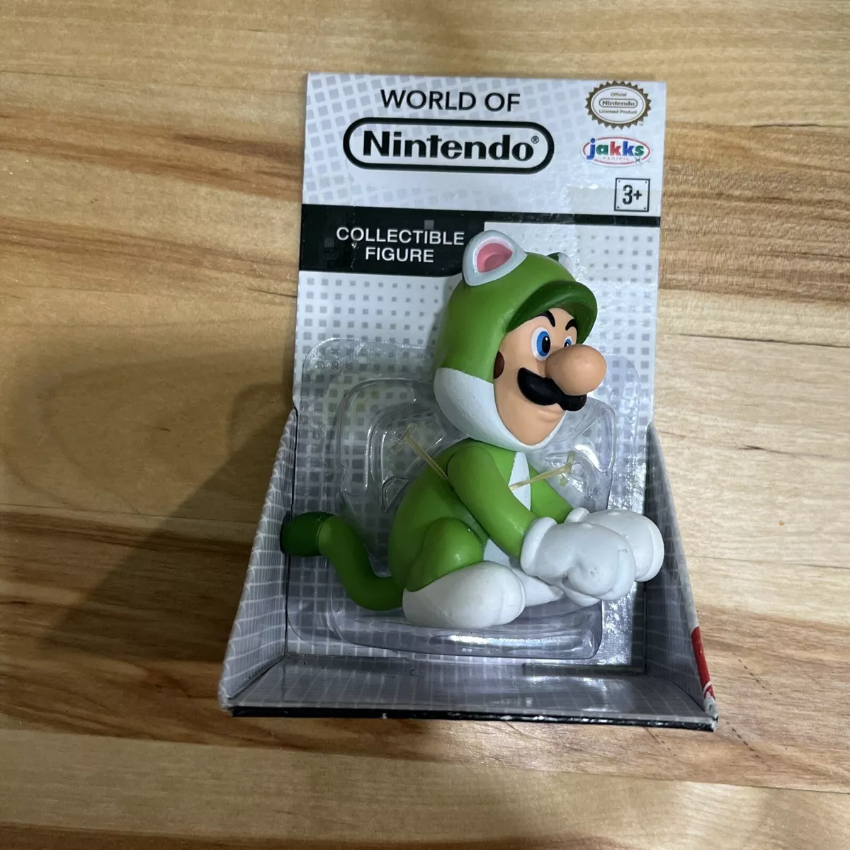 World of Nintendo Super Mario 4 Cat Luigi Figure