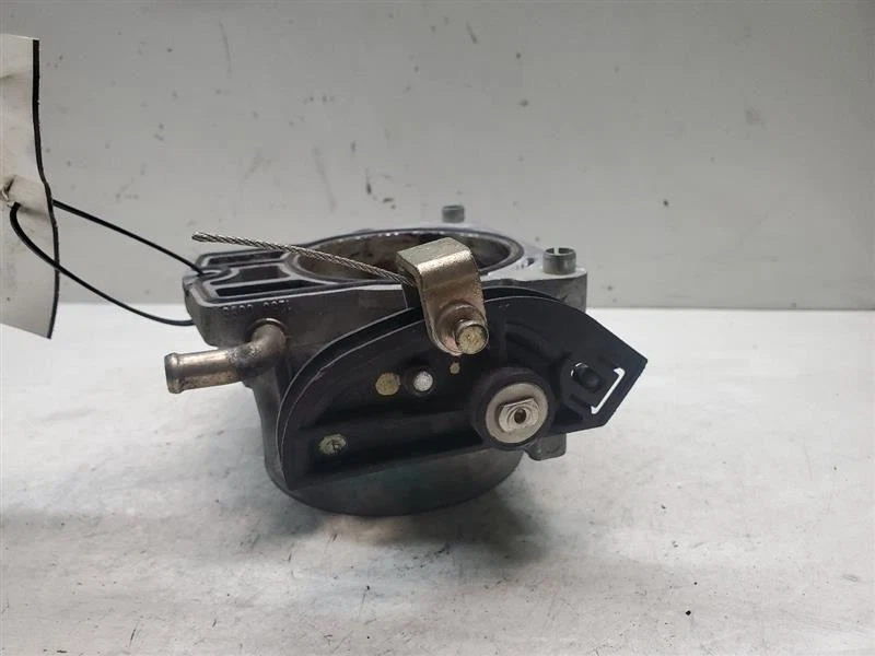 2000-2005, Cadillac Deville, Corpo do Acelerador, 4.6L, RWD - Imagem 4 de 4