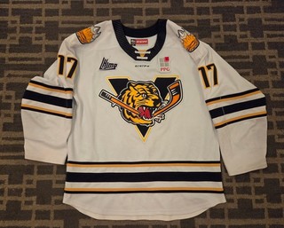 2024 25 Victoriaville Tigres Sidney Deslauriers #17 Game Worn CCM Jersey 54 LOA