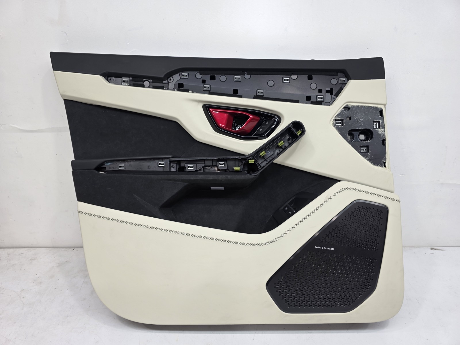 Lamborghini Urus Front Left Side panel