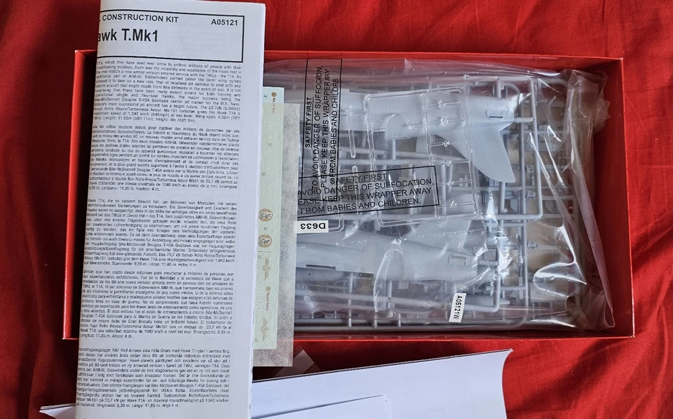 British Aerospace Hawk T Mk I Airfix 1/48 RAF War Jet - Immagine 2 di 2