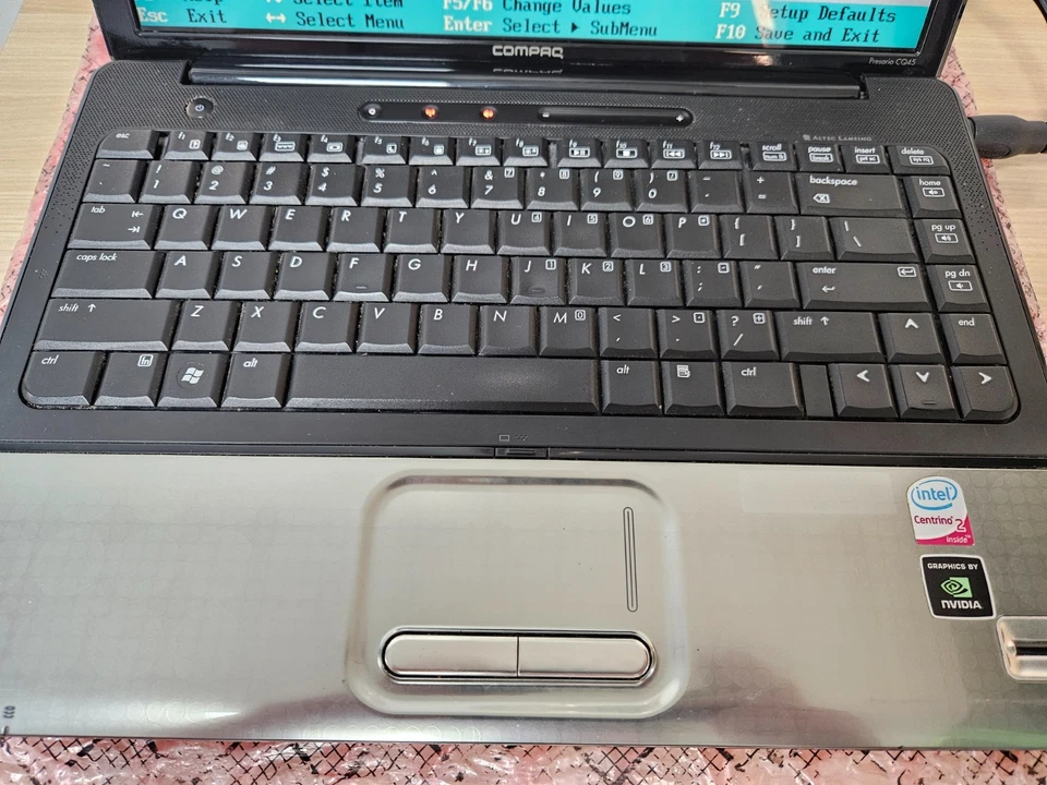 Compaq Presario CQ45 - Intel Core 2 Duo - 2GB Ram - No Storage - Image 4 of 4