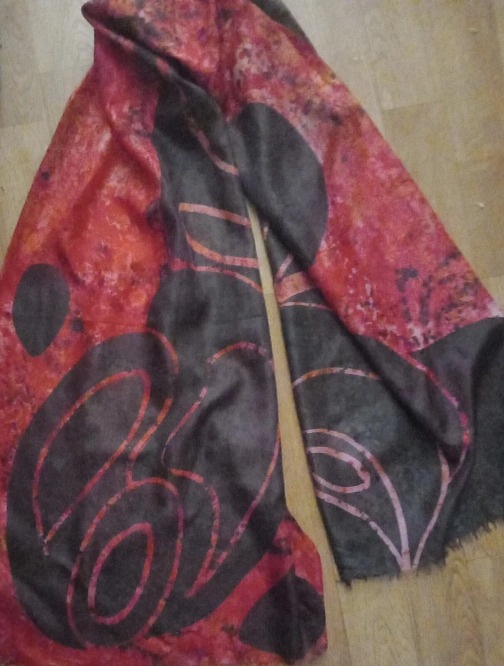 * ECHARPE SOIE LEGERE * MOTIFS ABSTRAITS NOIR ET ROUGE * - Photo 2/2