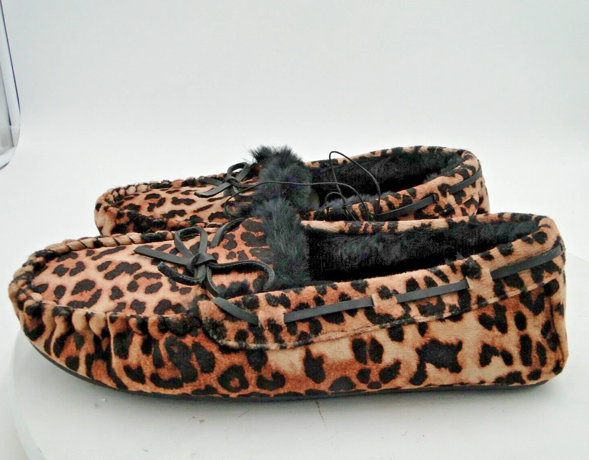 Torrid leopard print faux fur moccasin style slippers Women s