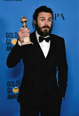 Casey Affleck autograph signed 20x30 cm picture
