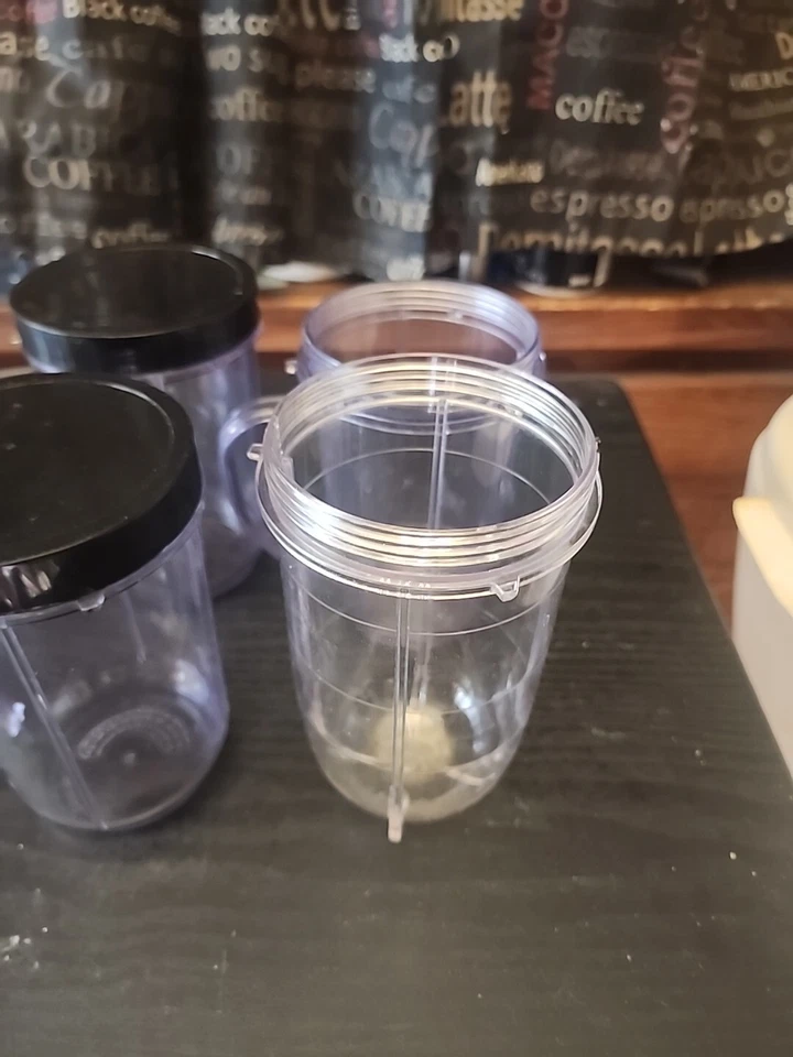 8 Magic Bullet Replacement Cups With Handles And 4 Lids - Image 2 of 4
