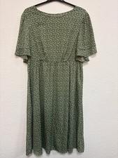 SHEIN Curve Size 2XL Womens Sage Green Heart Print Midi Dress Split Hem SKU 2336