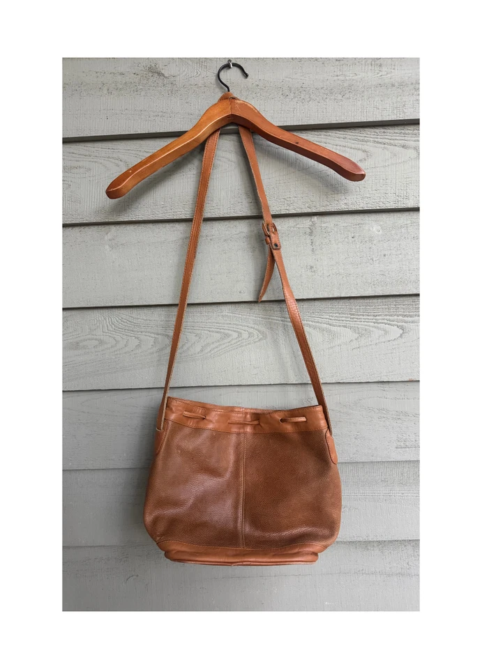 Bolso Bandolera UNISA Cuero Tostado con Cordón Correa Ajustable Vintage Boho Foto 2 de 4