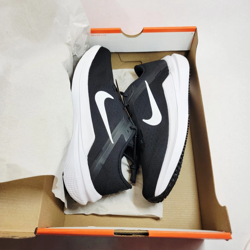 Nike Air Zoom Winflo 10 Men's Sz 8 Black White DV4022 003 NEW IN BOX - Image 4 of 4