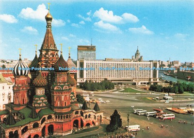 D234248 Moskau Die Kathedrale St. Basilius der Selige und die Rossija Hotel Flugzeug
