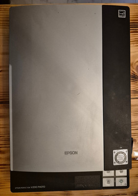 EPSON Perfection V200 Photo Scanner, getestet, Netzteil, USB-Kabel,  Win 10/11